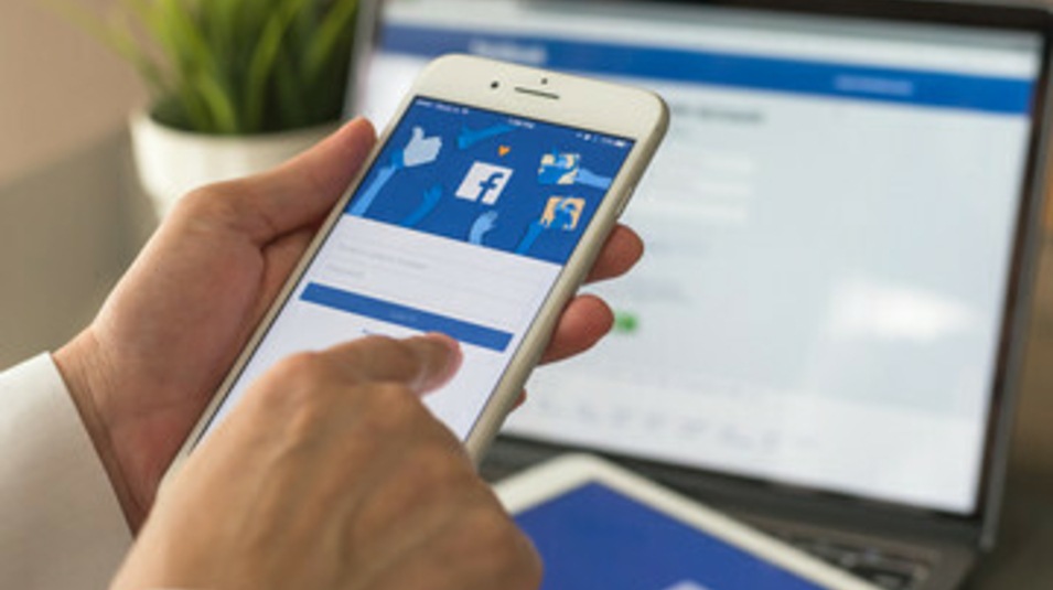Is Facebook the right social network for your company ?